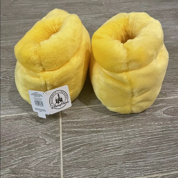 Disney World Parks Mickey Mouse Feet Plush Slippers Adult Large Yellow NEW - Picture 3 of 3
